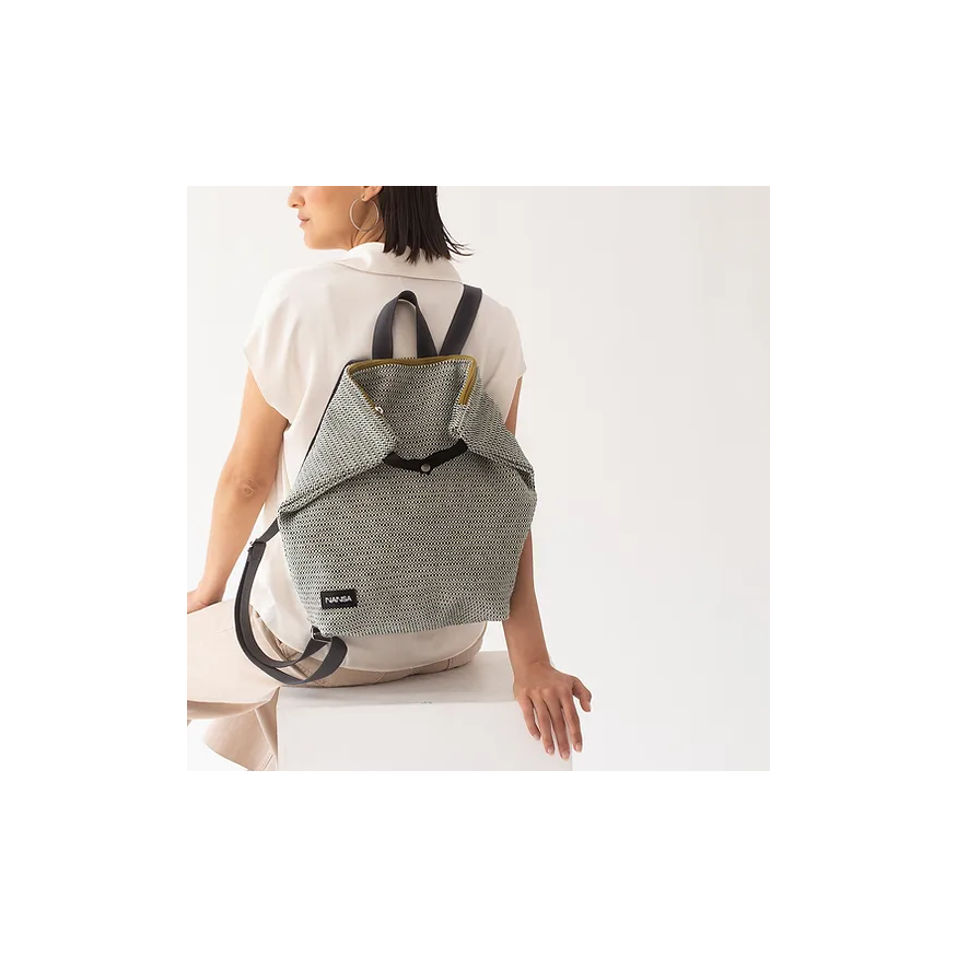 Bolso mochila para mujer casual urbana, funcional y de diseño